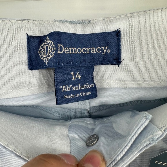 Democracy Absolution Camo Bermuda Shorts Womens 14 Blue Grey Stretch BH810Q8X2 - Picture 3 of 15